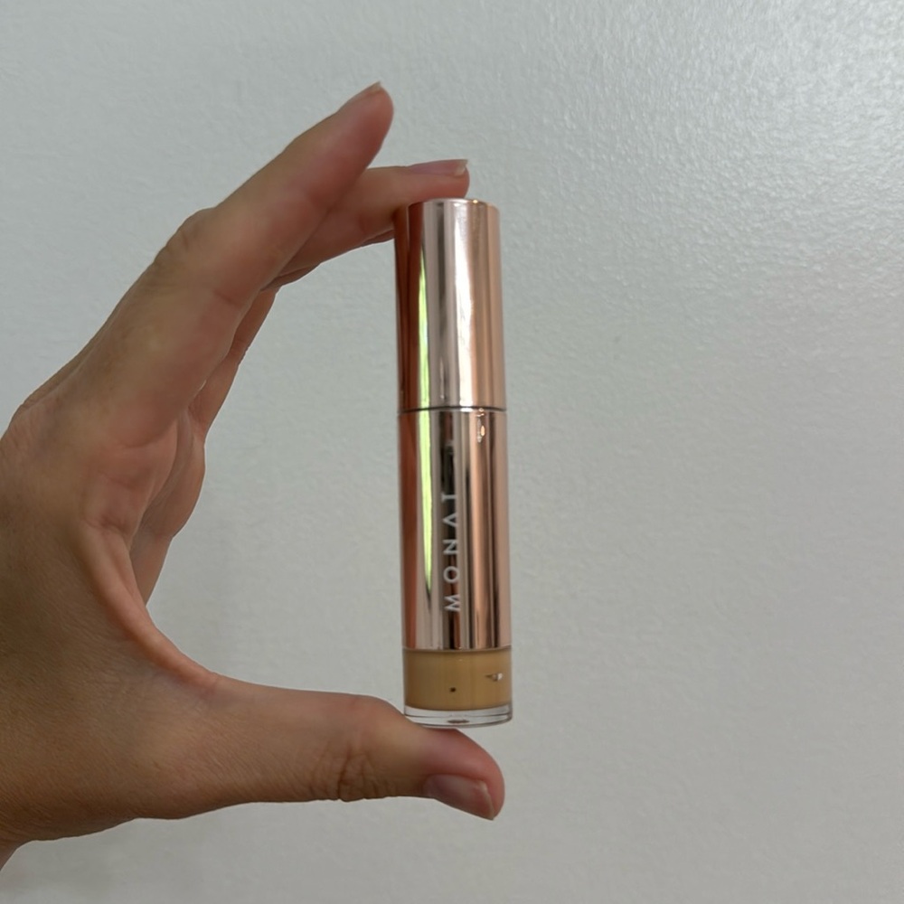 Monat brighten & correct concealer - Medium